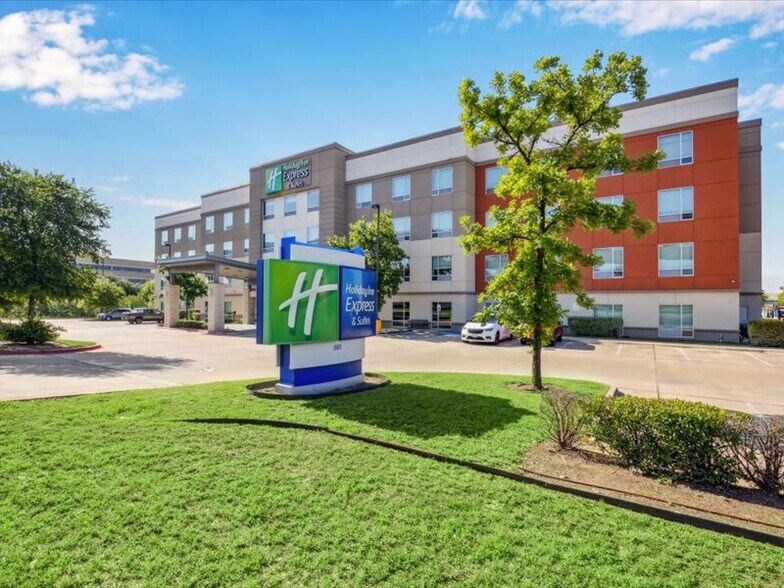 More Photos Of 301 W Louis Henna Blvd, Austin Hotel For Sale