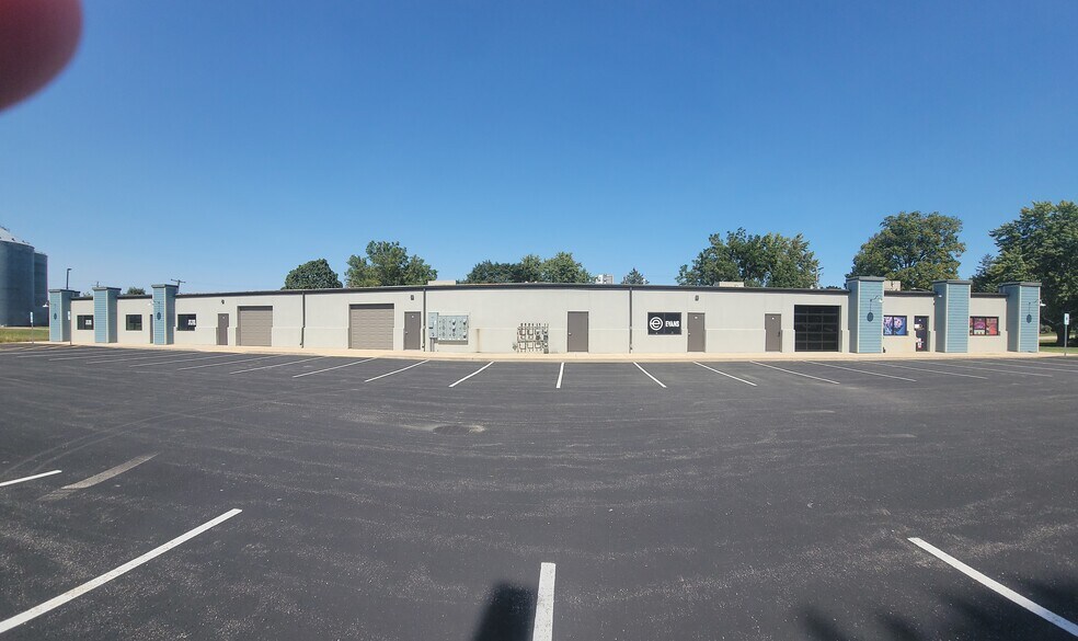 More Photos Of 206 S Walnut St, Stillman Valley Warehouse For Sale