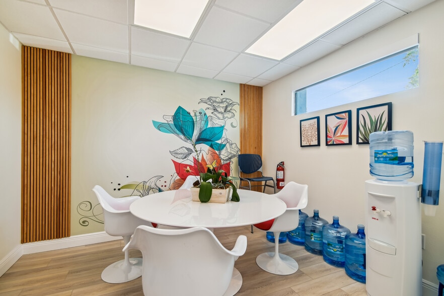 More Photos Of 1401 E 22nd Ave, Tampa Office For Sale