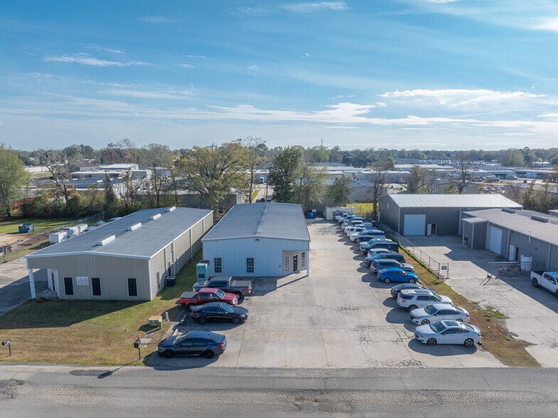 Primary Photo Of 106 Abigayles Row, Scott Warehouse For Sale