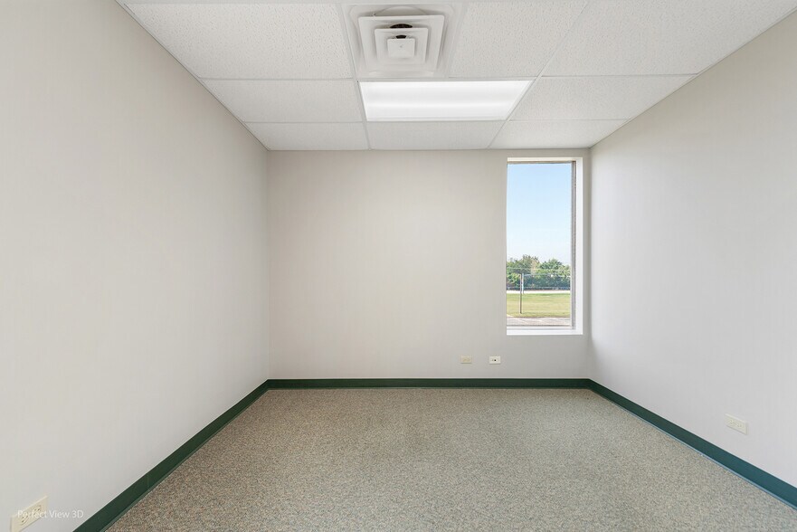 More Photos Of 507 W Kendall Dr, Yorkville Medical For Lease
