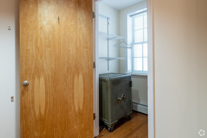 More Photos Of 36 Bergen St, Hackensack Loft Creative Space For Sale