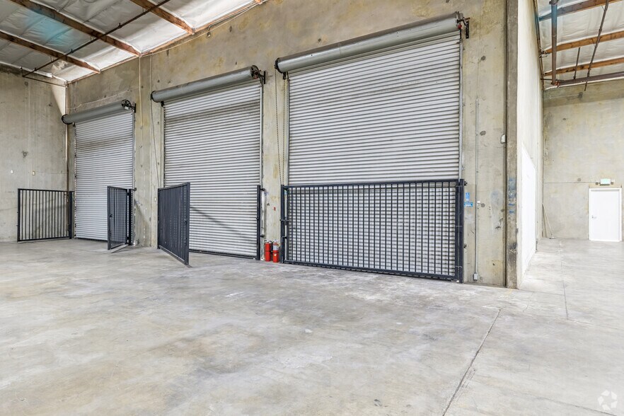 More Photos Of 4800 LittleJohn St, Baldwin Park Warehouse For Lease