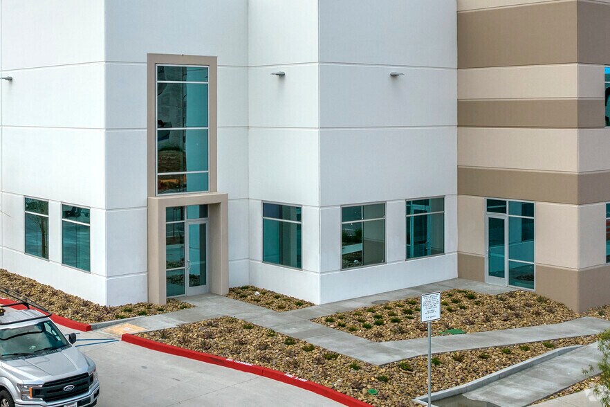 More Photos Of 8055 St. Andrews Ave, San Diego Warehouse For Lease