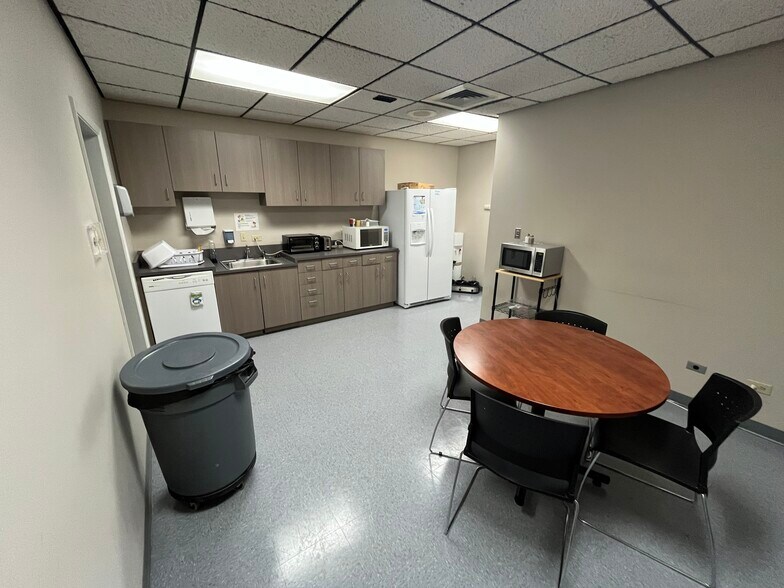 More Photos Of 5700 Logan St, Denver Office For Sale