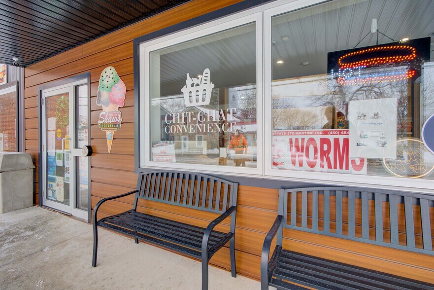 More Photos Of 25 Main St E, Lyn Storefront Retail Office For Sale