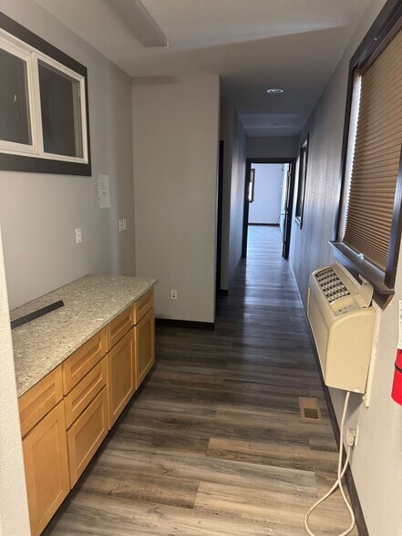 More Photos Of 6446 Road 3 NE, Moses Lake Flex For Lease