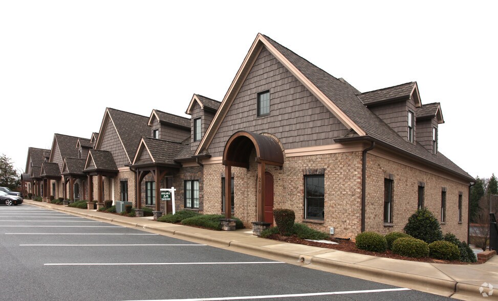 Primary Photo Of 900 Old Winston Rd, Kernersville Medical For Lease
