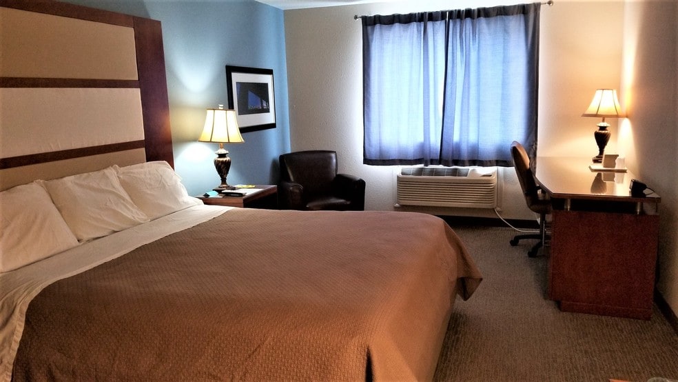 More Photos Of 1423 S US Old Highway 75, Sabetha Hotel For Sale