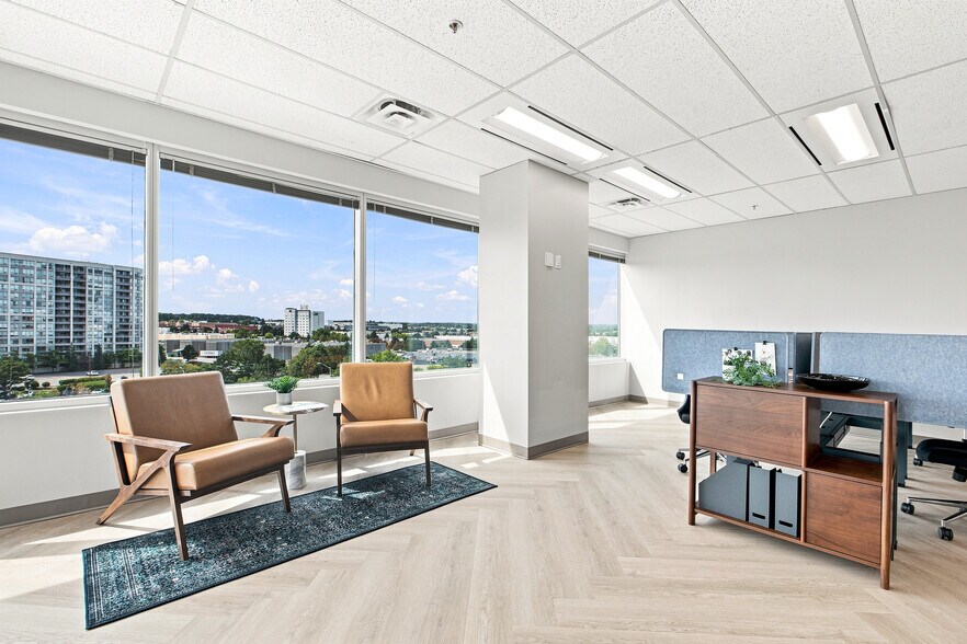More Photos Of 100 York Blvd, Richmond Hill Medical For Lease