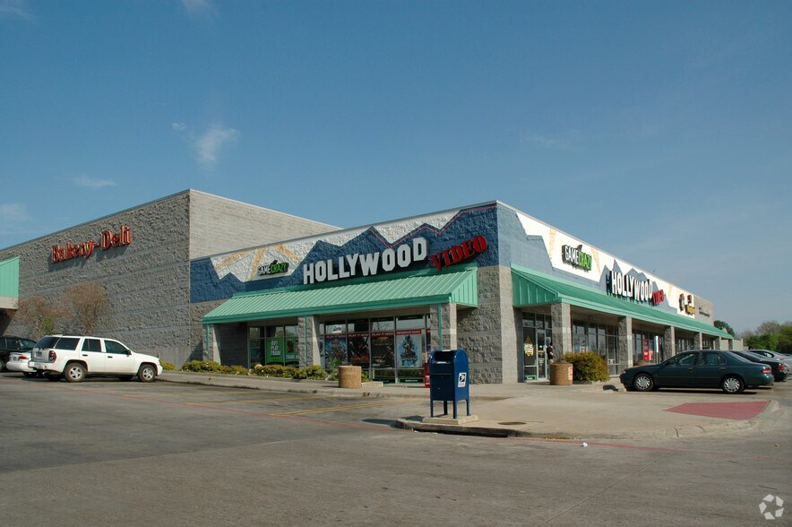 More Photos Of 2130 E Ledbetter Dr, Dallas General Retail For Lease