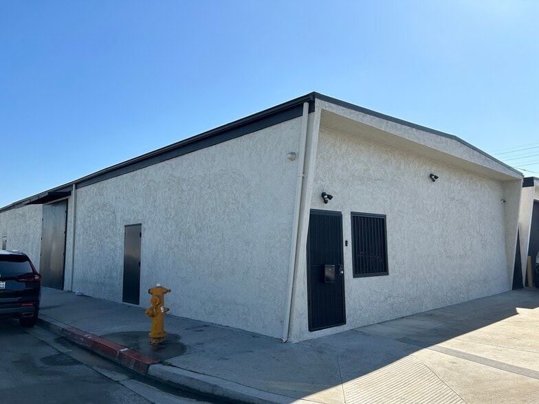 More Photos Of 1496 Harbor Ave, Long Beach Warehouse For Sale