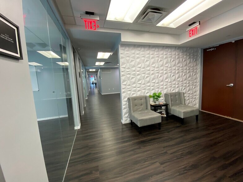 More Photos Of 14 NE 1st Ave, Miami Office For Sale