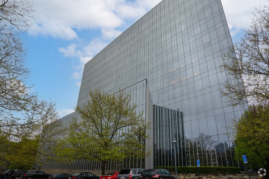 More Photos Of 7950 Jones Branch Dr, McLean Office For Lease