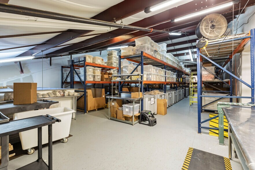 More Photos Of 3653 Regent Blvd, Jacksonville Warehouse For Sale