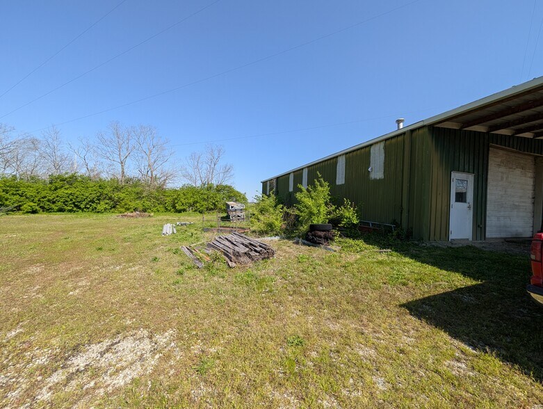 More Photos Of 707 Jewell Rd, Wilmore Warehouse For Sale