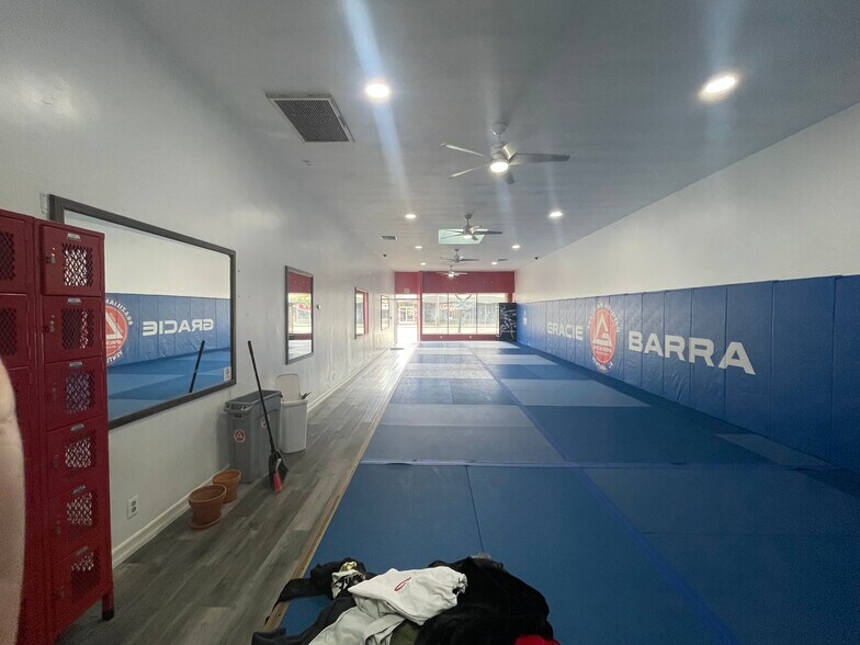 More Photos Of 2494-2498 E Main St, Ventura Storefront For Lease