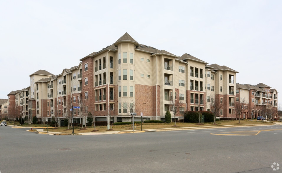 More Photos Of Mooreview Pky @ Loudoun County Pky, Ashburn Unknown For Lease