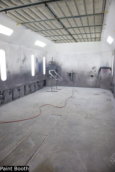 More Photos Of 325 1st St, Toledo Office For Sale