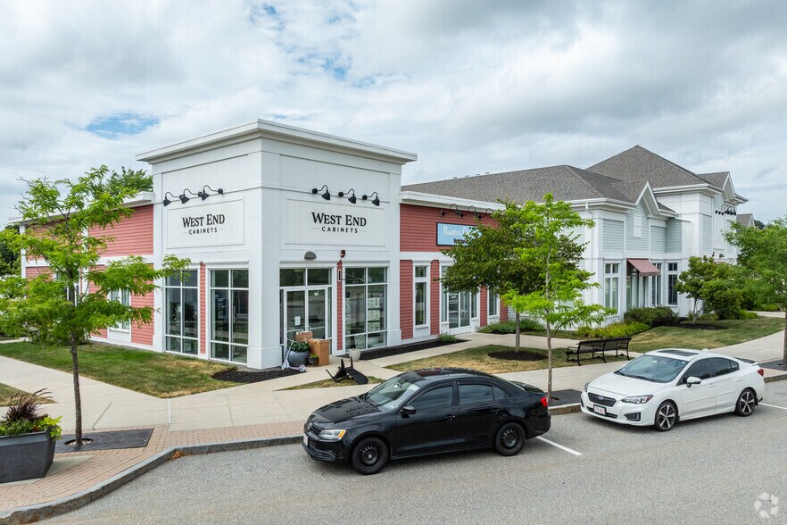 More Photos Of 400-440 Boston Post Rd, Wayland Unknown For Lease