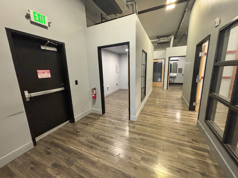 More Photos Of 255 Liberty St NE, Salem Office For Lease