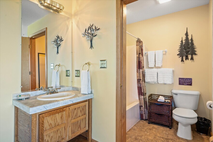 More Photos Of 341 US Route 1, Weston Hotel For Lease