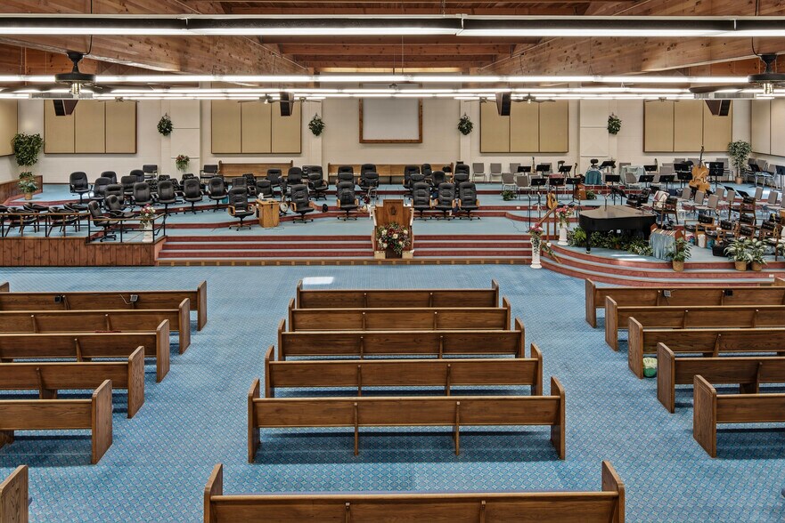 More Photos Of 10060 SW Walker Rd, Beaverton Religious Facility For Sale