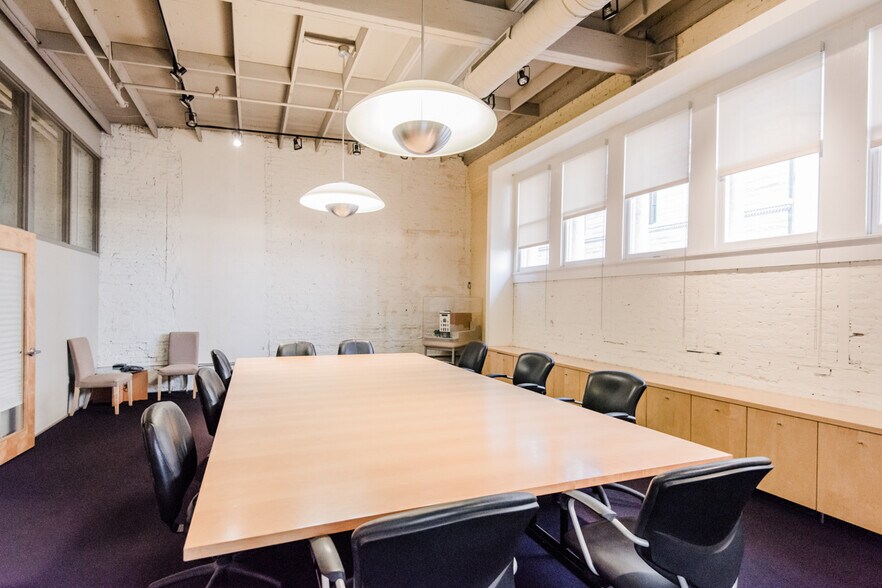 More Photos Of 217 N Charles St, Baltimore Office For Lease