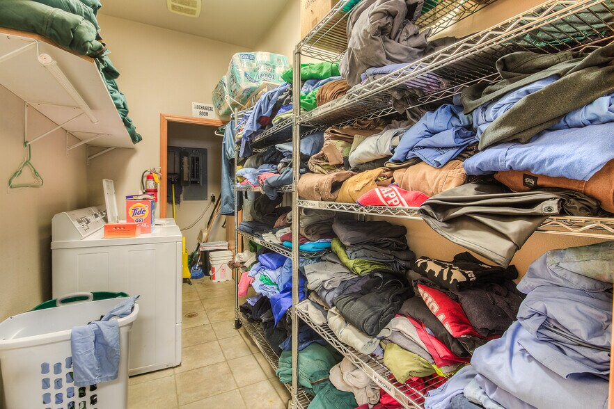 More Photos Of 445 Barnard Blvd, Sunnyside Office For Sale