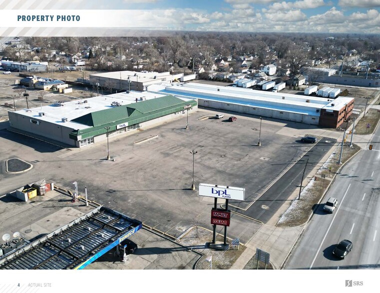 More Photos Of 11811 E 8 Mile Rd, Warren General Retail For Lease