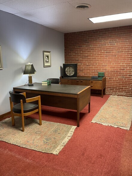 More Photos Of 15-17 S Oak St, Union Medical For Sale