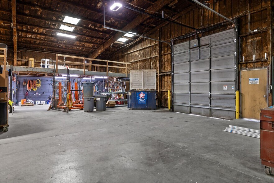 More Photos Of 1801 E 23rd St, Chattanooga Light Distribution For Lease