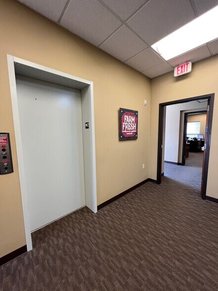 More Photos Of 3930 Western Ave, Knoxville Office For Sale