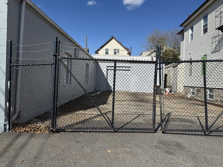 More Photos Of 31 Scott St, New Bedford Service For Sale