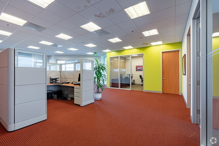 More Photos Of 880 Parkview Dr N, El Segundo Office For Sale