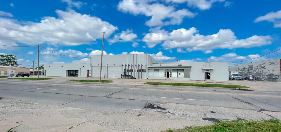 Primary Photo Of 926-930 N Mosley Ave, Wichita Warehouse For Lease