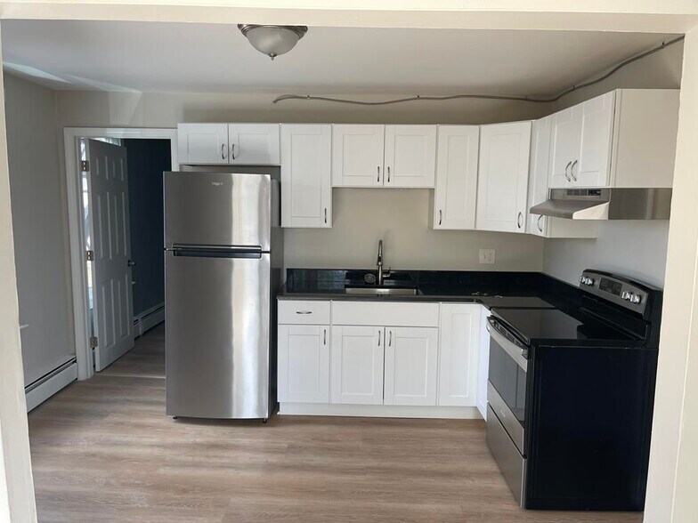 More Photos Of 128 Alfred St, Biddeford Apartments For Sale