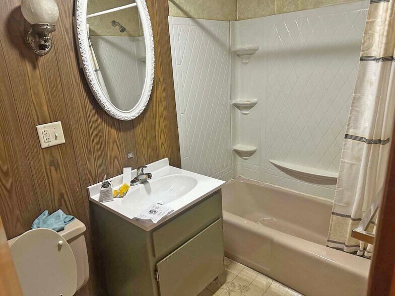 More Photos Of 982 W Center St, Sheppton Bar For Sale