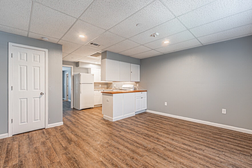 More Photos Of 450 E Hurst Blvd, Hurst Apartments For Sale