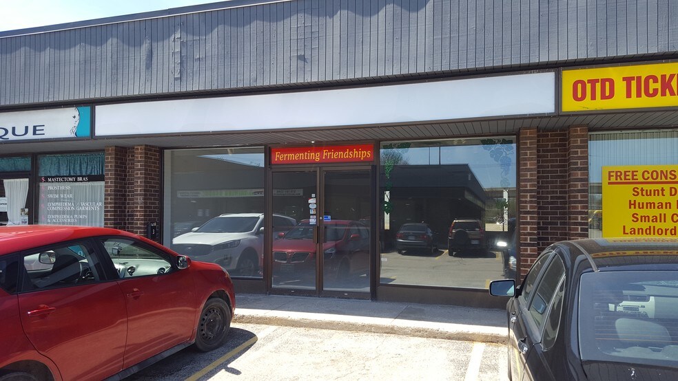 More Photos Of 825 Weber St E, Kitchener General Retail For Lease