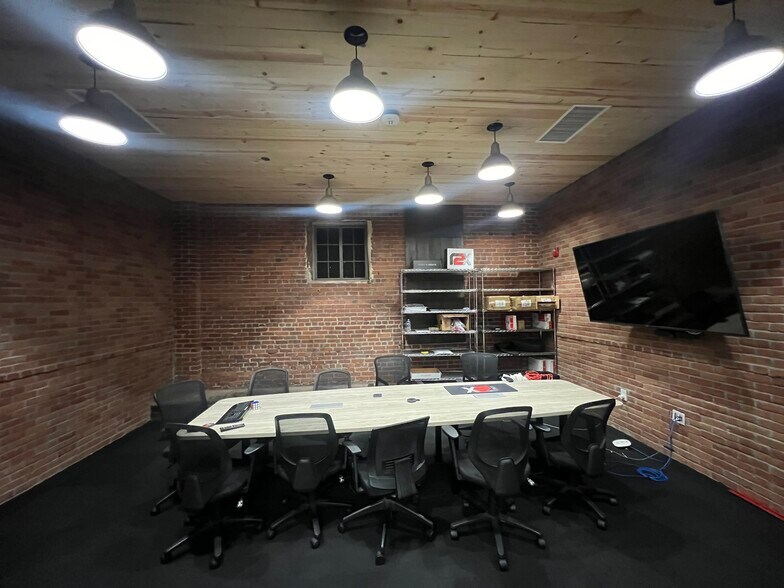 More Photos Of 930 Daly St, Indianapolis Loft Creative Space For Lease