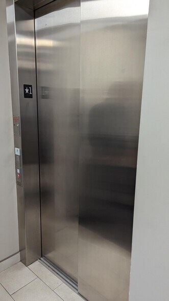 More Photos Of 700 York St, London Office For Lease
