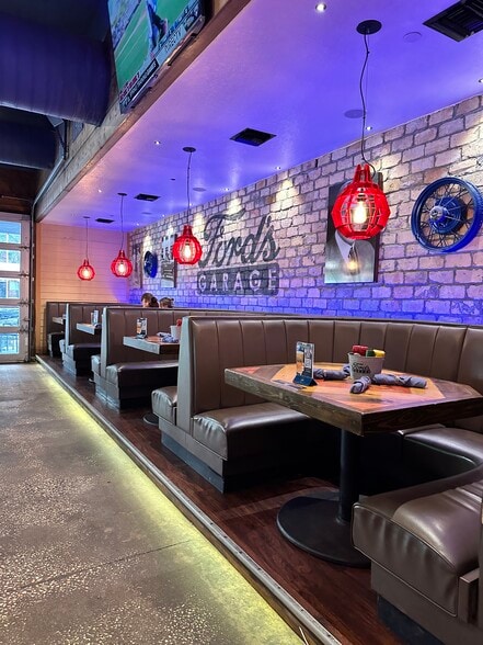 More Photos Of 200 1st Ave S, Saint Petersburg Restaurant For Sale