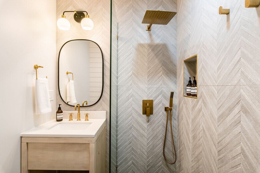 More Photos Of 306 Loch Leven Rd, Lake Arrowhead Hotel For Sale