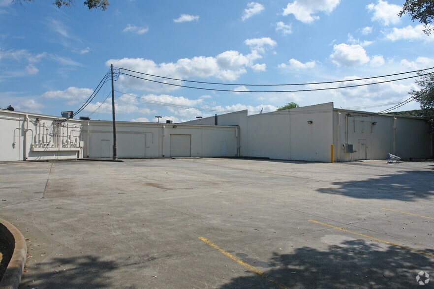 More Photos Of 7207 Eastex Fwy, Beaumont Storefront For Lease