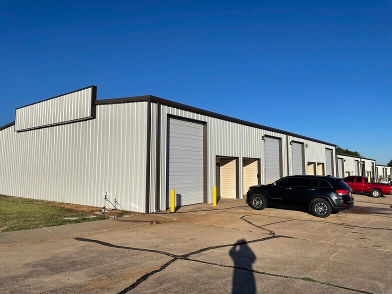 Primary Photo Of 1917 Atchison Dr, Norman Light Manufacturing For Lease