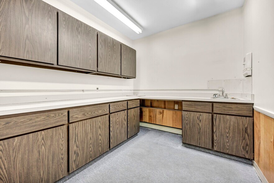 More Photos Of 10570-10574 Ravenna Rd, Twinsburg Office For Lease