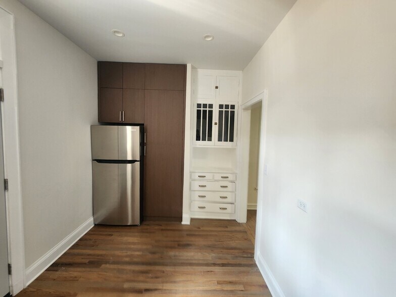 More Photos Of 11136 S Vernon Ave, Chicago Apartments For Sale
