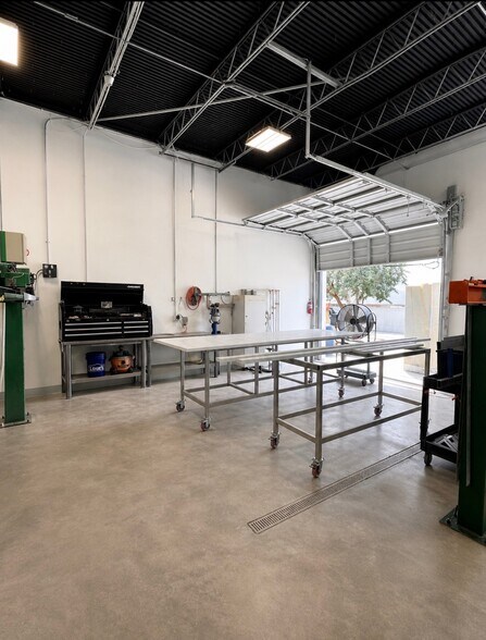 More Photos Of 51 SW 5th St, Pompano Beach Warehouse For Lease