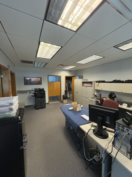 More Photos Of 6506 Baum Dr, Knoxville Office For Sale